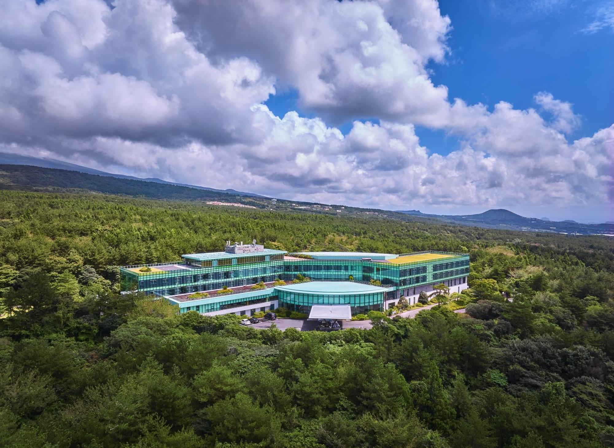 WE Hotel Jeju Seogwipo-stad Buitenkant foto